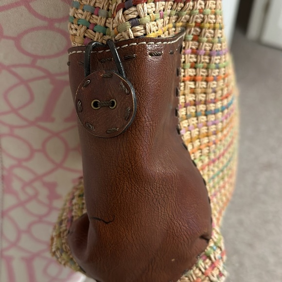 Beautiful fossil bag with faux leather details and woven - Picture 3 of 6